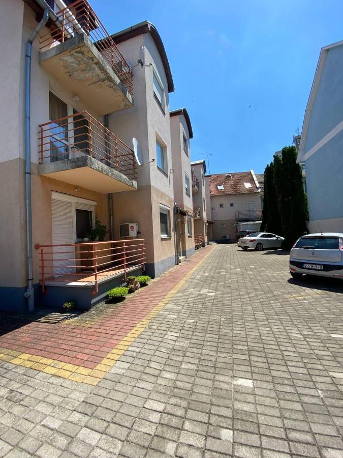 Buborek Apartman Hajdúszoboszló Exteriör bild